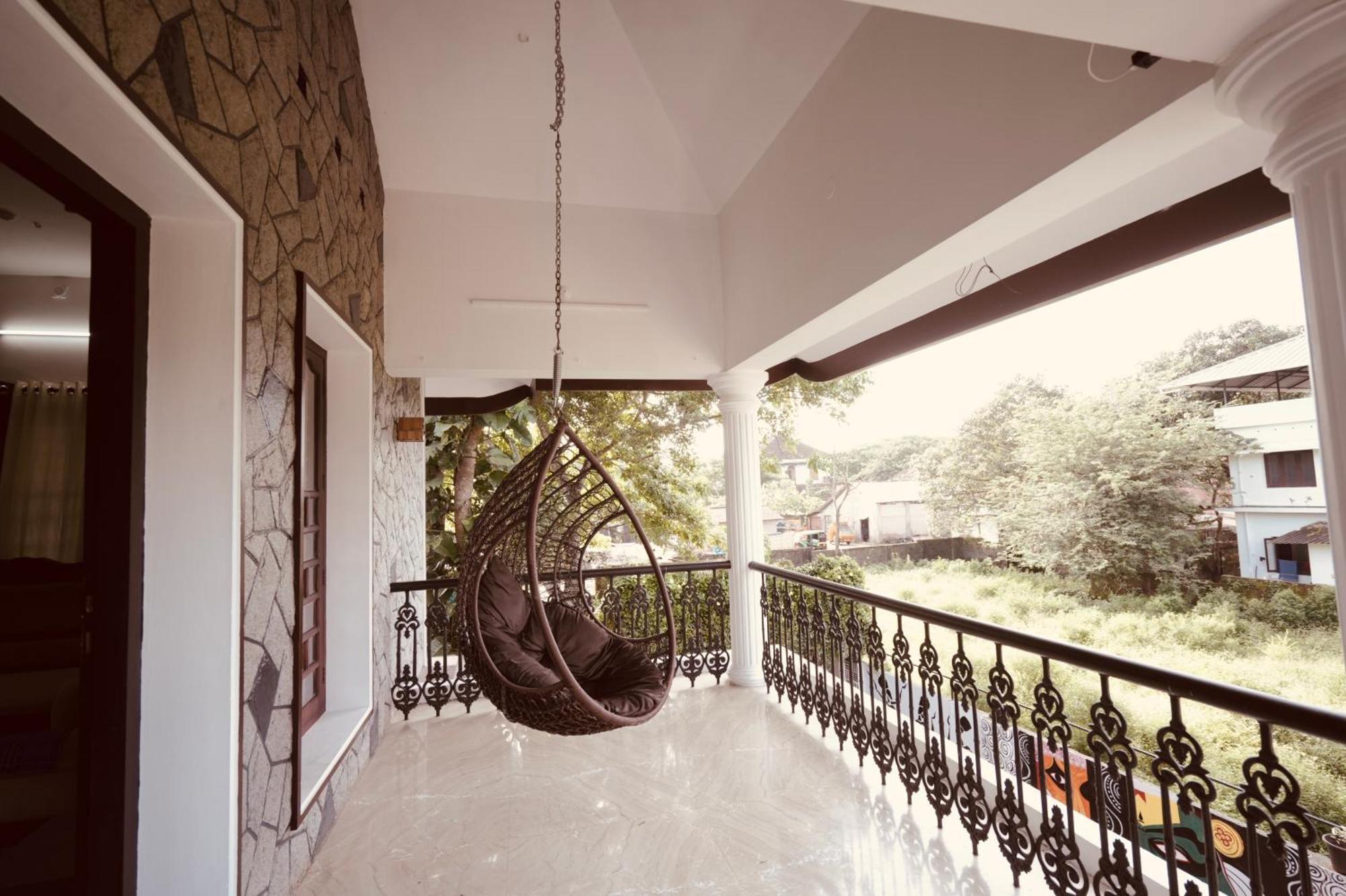 Daffodils Inn Alappuzha Exterior foto